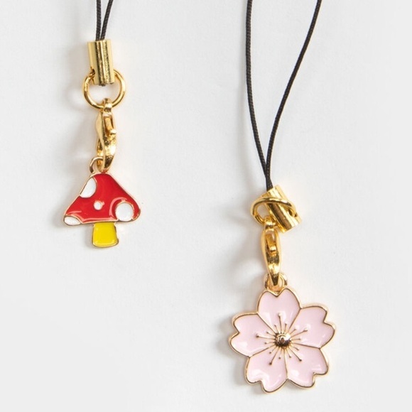 URBAN SOUL 2 Pack Flower & Mushroom Phone Charms, NWT, For Bundle Purchases Only - Picture 1 of 7